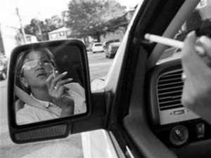 Курить за рулем строго запрещается