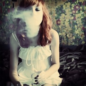 Курящие девушки: красиво? Мило? Спорно и вредно!