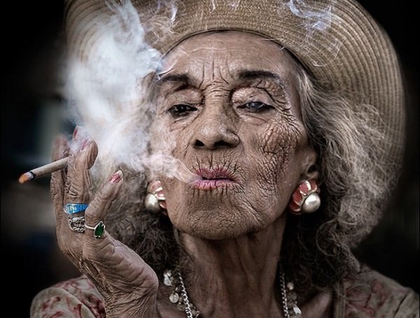 Женщина и сигарета