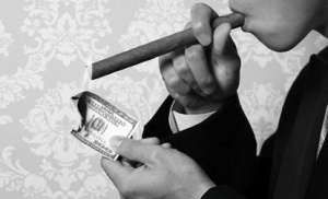 Человечество скурило $500 000 000 000 за год