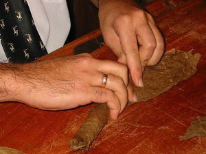 Курение сигар